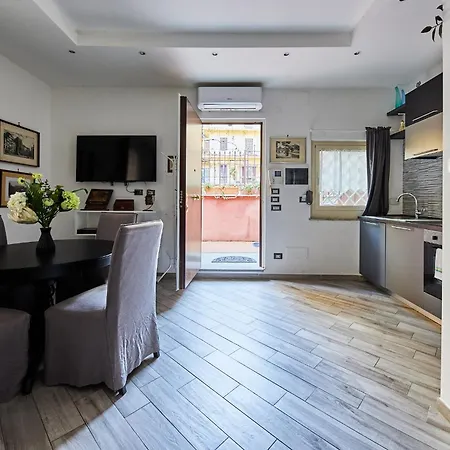 Iflat One Step From Colosseum *