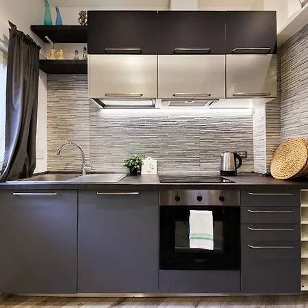 Apartment Iflat One Step From Colosseum Rome