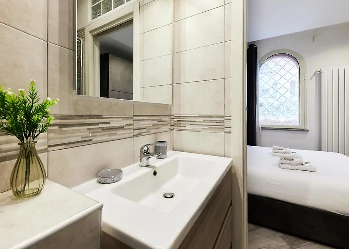 Iflat One Step From Colosseum Rzym